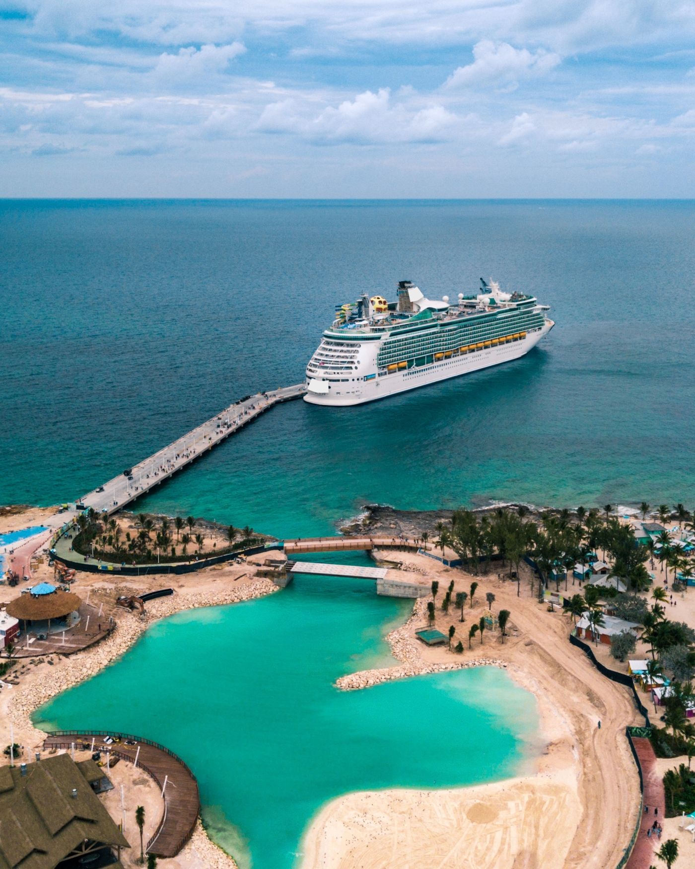 Royal Cruise Ship De-boarding